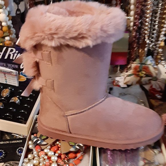 CHARLIE PAIGE PINK BOOTS CUTE COMFY - Picture 1 of 3
